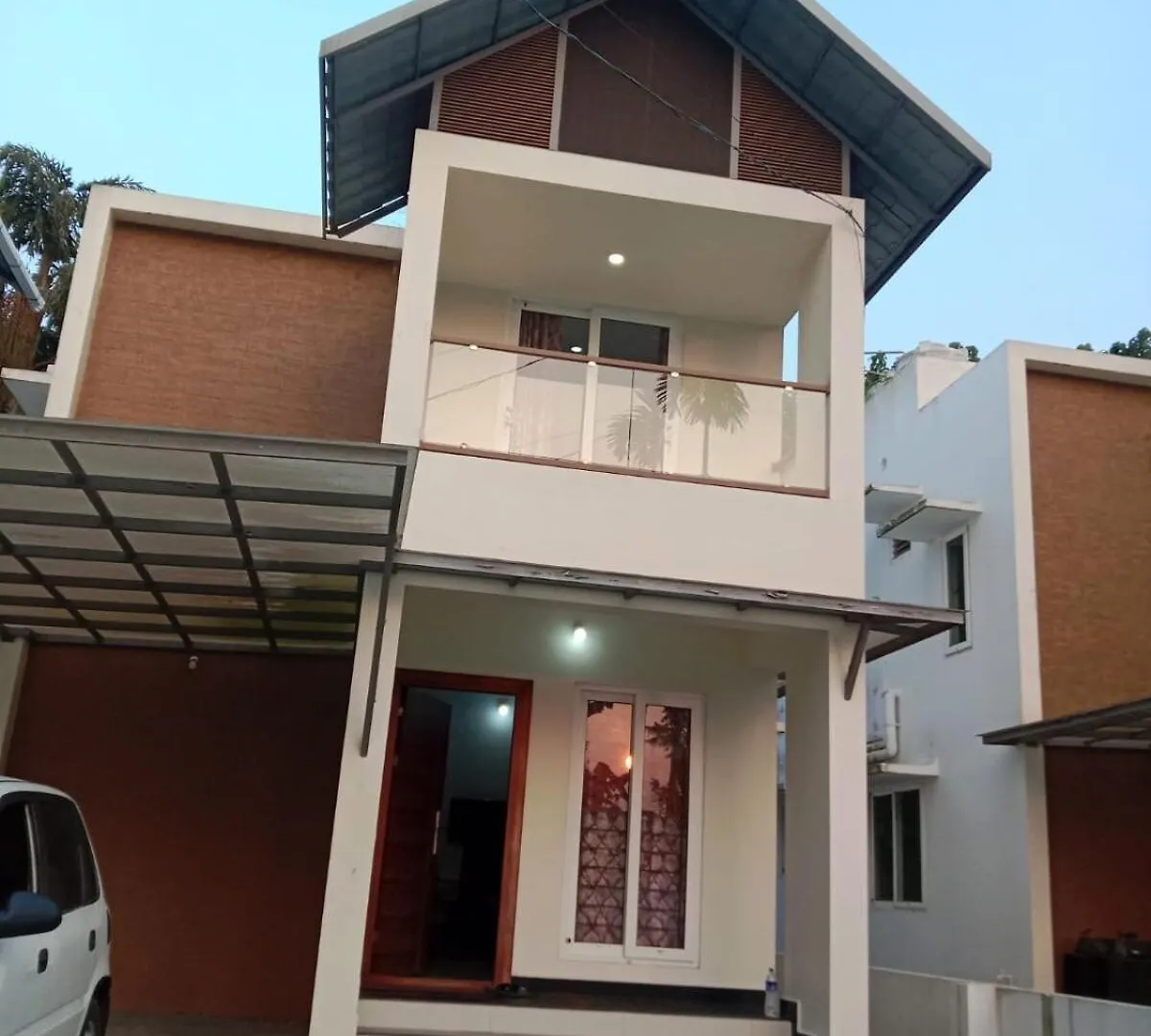 Fully Furnished 3Bhk 2 Floor Villa Angamali India